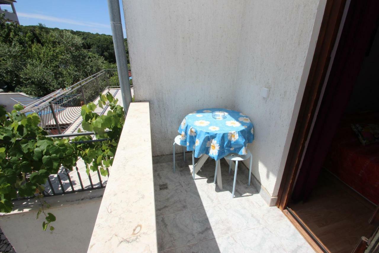 Apartment Sandi Vrsar Exterior foto