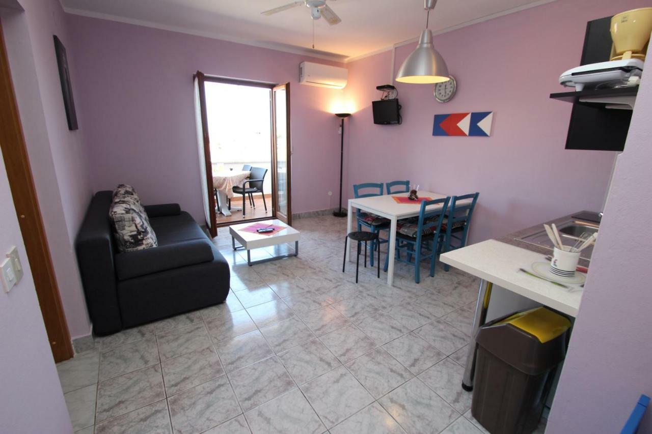 Apartment Sandi Vrsar Exterior foto